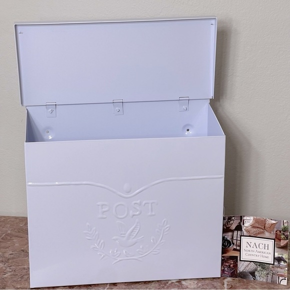 Chelsea Wall Mounted Steel Embossed Mailbox – Classic Durable Design (New) - Picture 13 of 16